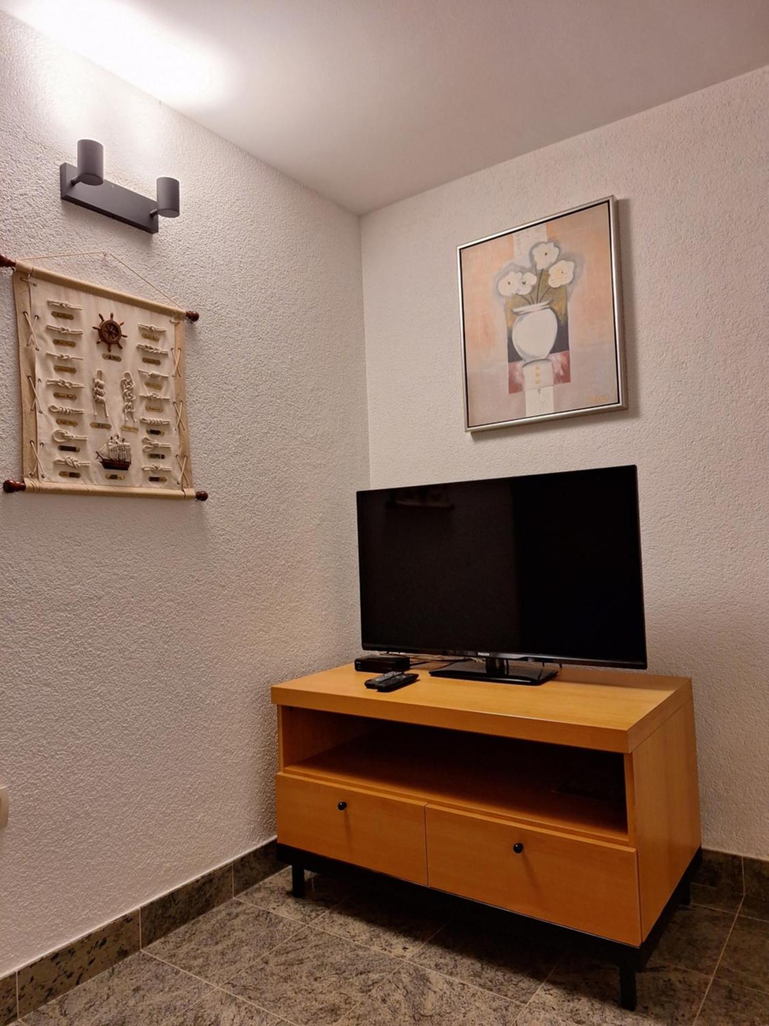 Apartments Romana Слатине Экстерьер фото